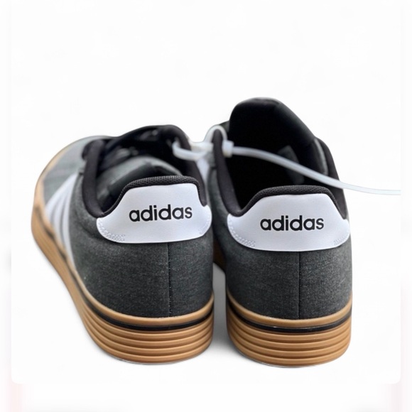 Size 11 Adidas Gun Men's Gray and White Sneakers - Picture 4 of 4